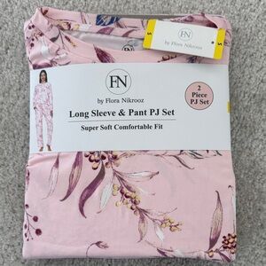 Flora Nikrooz Ladies’ Floral Pajama Set, Blush, Small, NWT